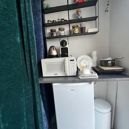 Homestay Leni Dommartin (Rhone)